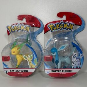 Pokémon Battle Figures - Leafeon (Yellow/Green) & Glaceon (Blue)